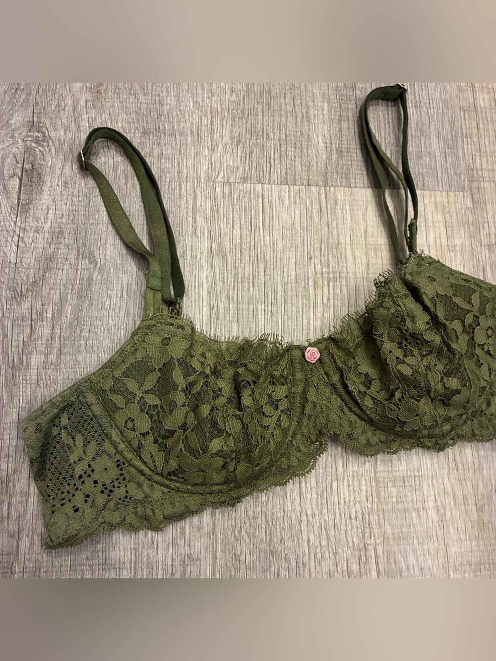 Victoria’s Secret moss green unlined floral lace bra